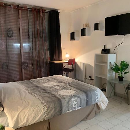 Nimes Studio Parking Dhuoda Exteriör bild