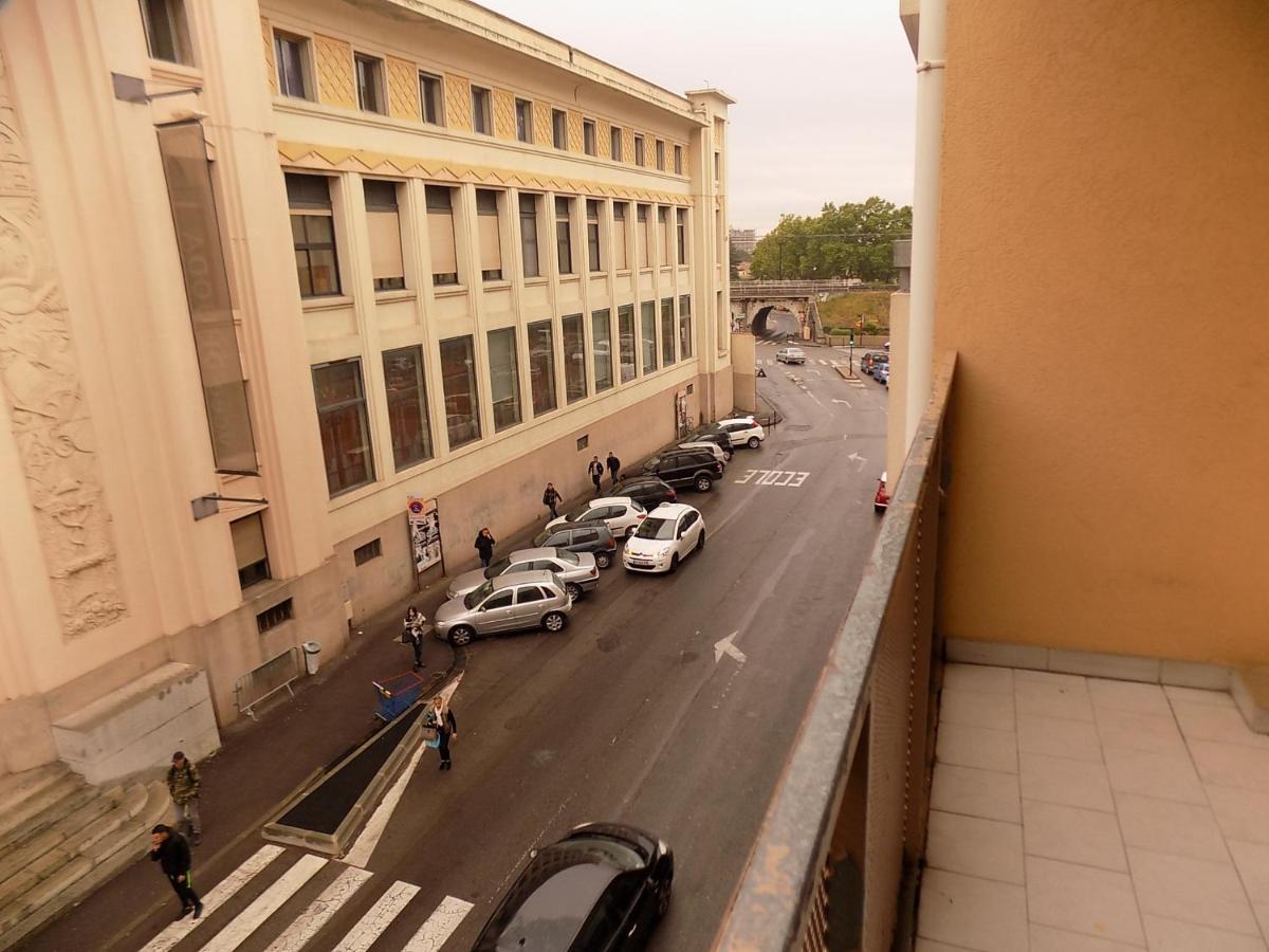 Nimes Studio Parking Dhuoda Exteriör bild