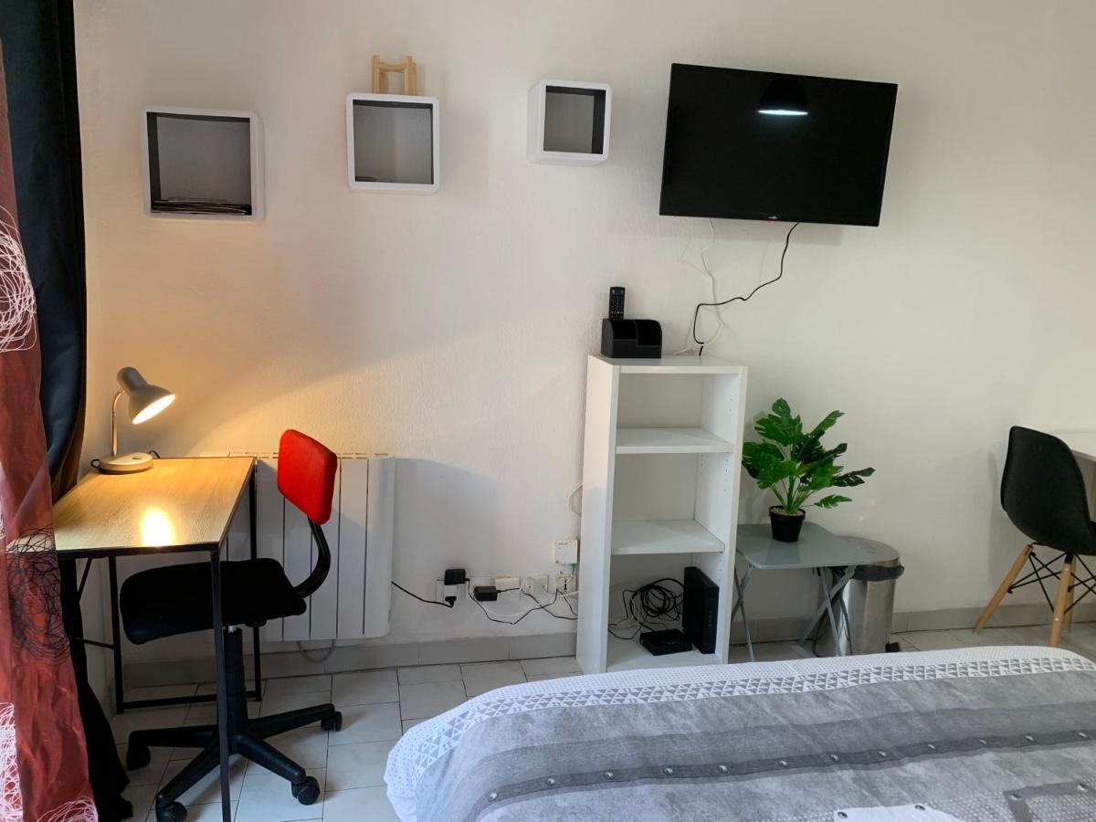 Nimes Studio Parking Dhuoda Exteriör bild