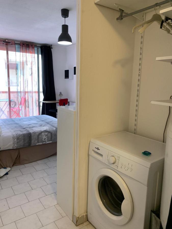 Nimes Studio Parking Dhuoda Exteriör bild