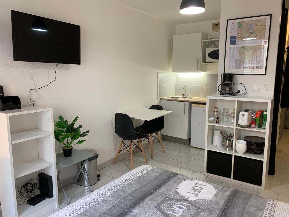 Nimes Studio Parking Dhuoda Exteriör bild