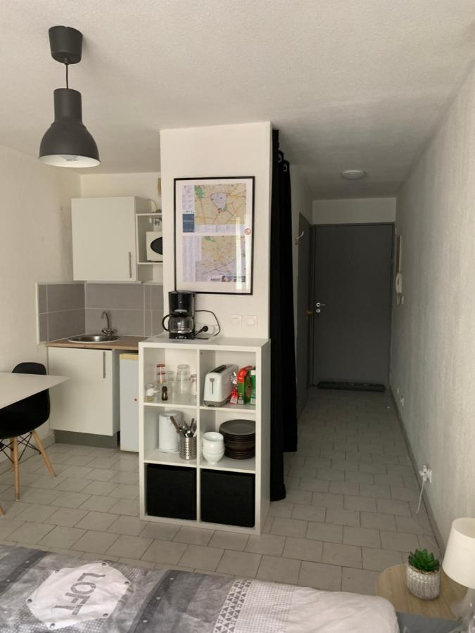 Nimes Studio Parking Dhuoda Exteriör bild