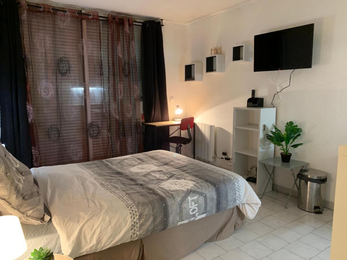Nimes Studio Parking Dhuoda Exteriör bild